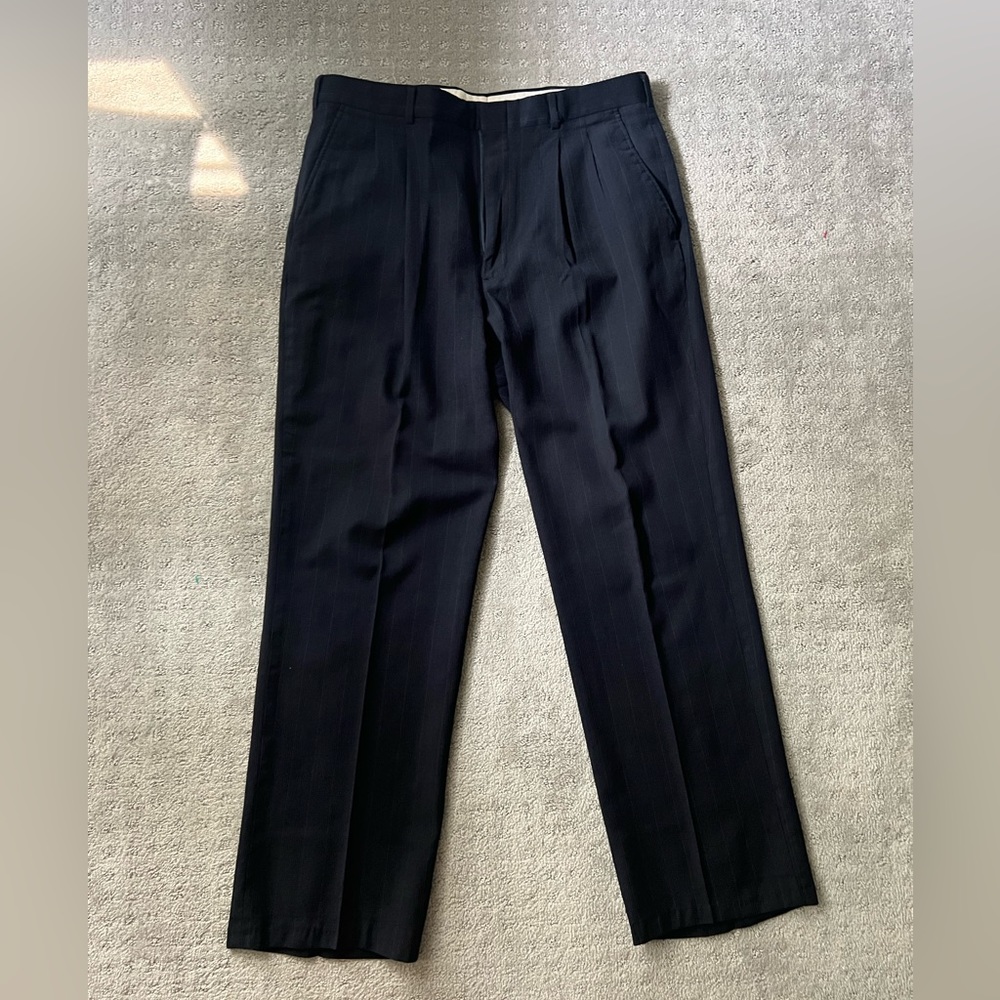 Stafford Navy Pinstripe Suit 41 regular - Picture 2 of 7